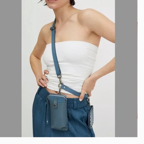 Free People Change Me Up Cross Body Phone Case Bag with Coin Case Blue Leather - Picture 2 of 9